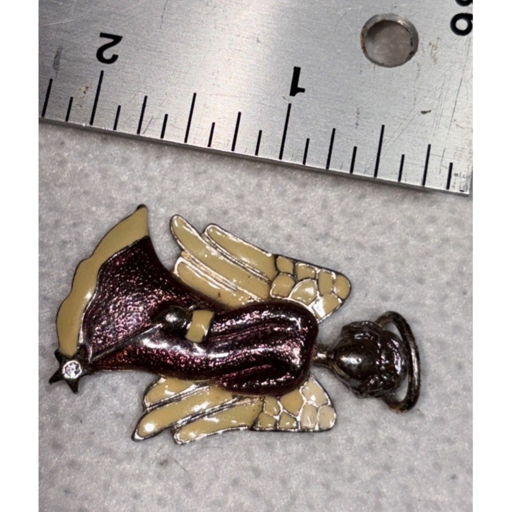 Angel Broach - Picture 3 of 4